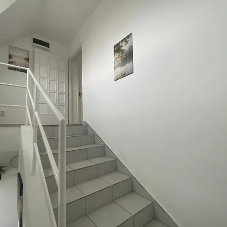 Lillybeth Lakeside 3*