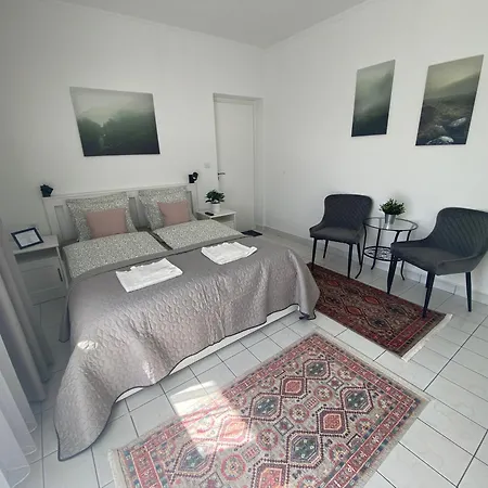 Lillybeth Lakeside 3*