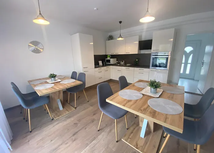 Lillybeth Lakeside 3*