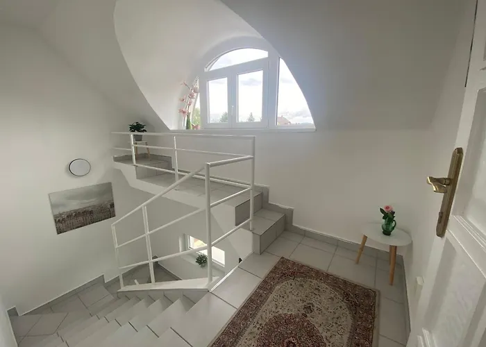 Lillybeth Lakeside קסזטלי