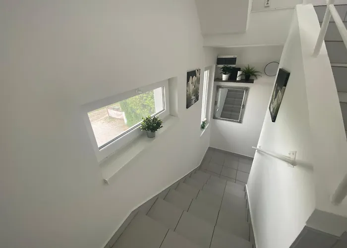 בית הארחה Lillybeth Lakeside 3*