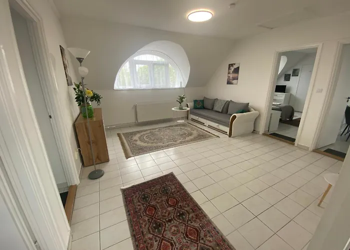 Lillybeth Lakeside בית הארחה קסזטלי