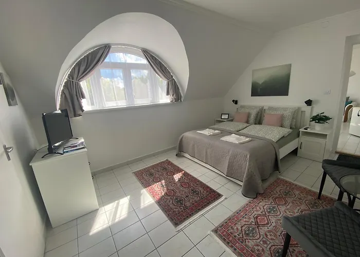 Lillybeth Lakeside 3* קסזטלי