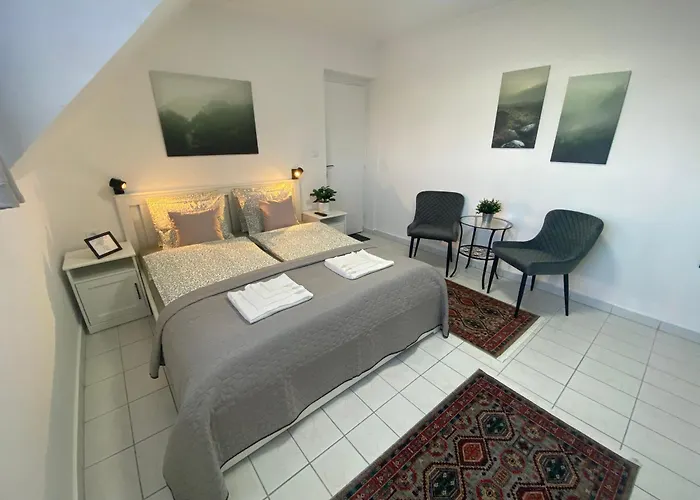 Lillybeth Lakeside קסזטלי