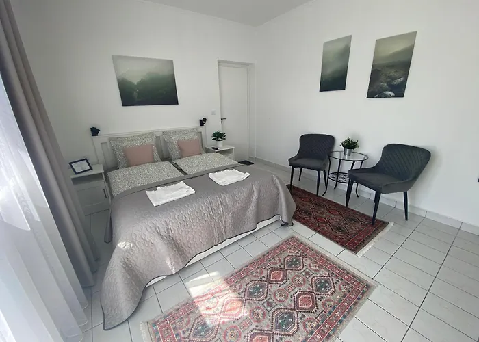 Lillybeth Lakeside 3*