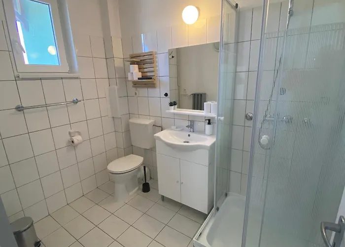 Lillybeth Lakeside בית הארחה