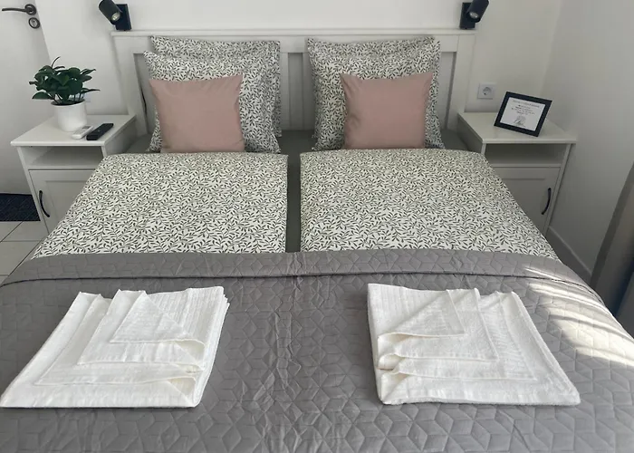 בית הארחה Lillybeth Lakeside קסזטלי