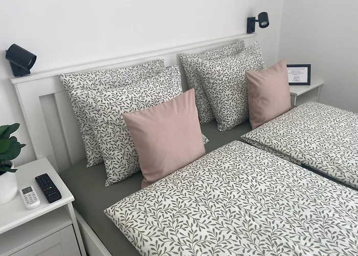 Lillybeth Lakeside בית הארחה